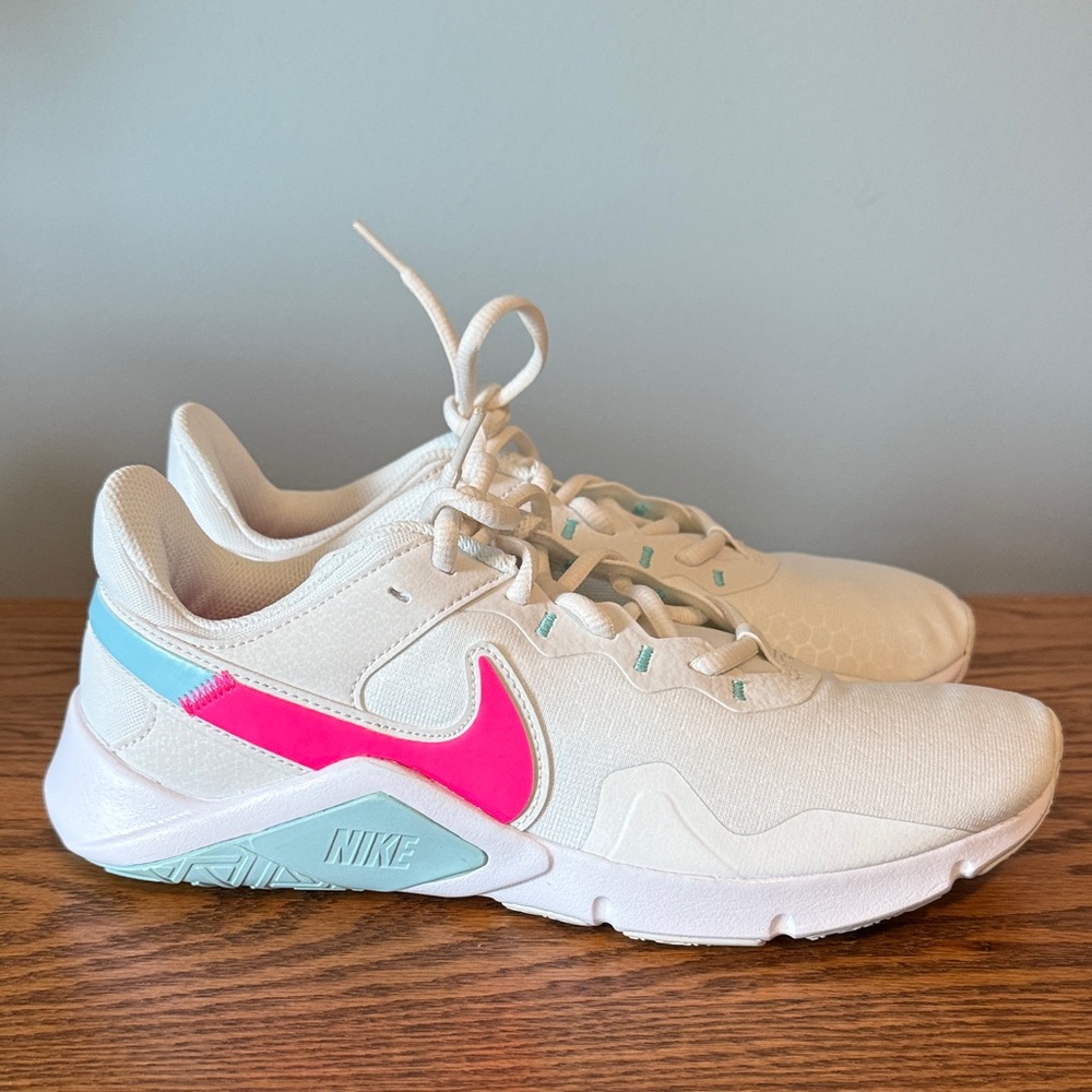 Nike Legend Essentials 2 - white/blue/pink

Brand new!!!!
